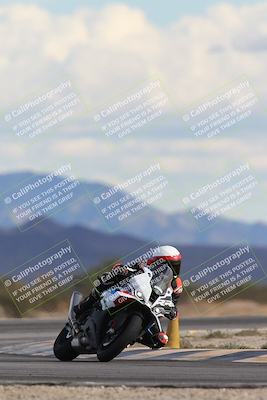 media/Nov-16-2025-Race Pace (Sun) [[8c5fa54630]]/Non Verified Riders (1st 20 Minutes)/5-Turn 15 (110pm)/